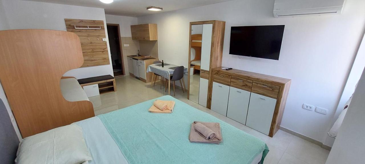 Apartmaji Jurcan Izola Exteriör bild