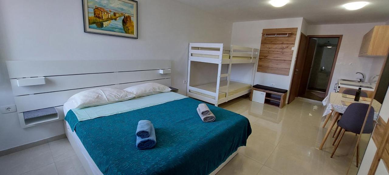 Apartmaji Jurcan Izola Exteriör bild